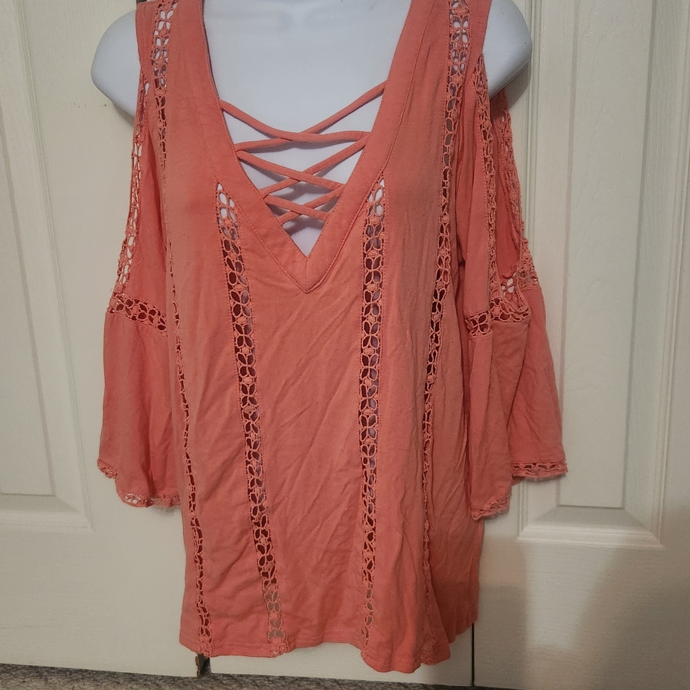 BKE Coral Cold Shoulder Top with Lace Details
